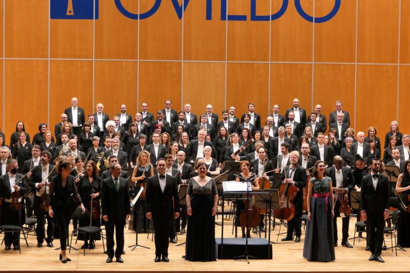 Lara Diloy conducts the Gala Lírica with which the Oviedo Opera celebrates its 75th anniversary